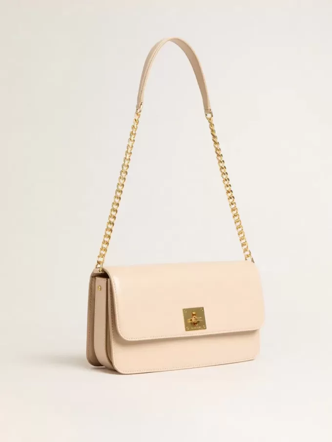 Gioia Tasche aus hellrosa Leder mit Golddetails Gioia Tasche aus hellrosa Leder mit Golddetails