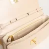 Gioia Tasche aus hellrosa Leder mit Golddetails Gioia Tasche aus hellrosa Leder mit Golddetails