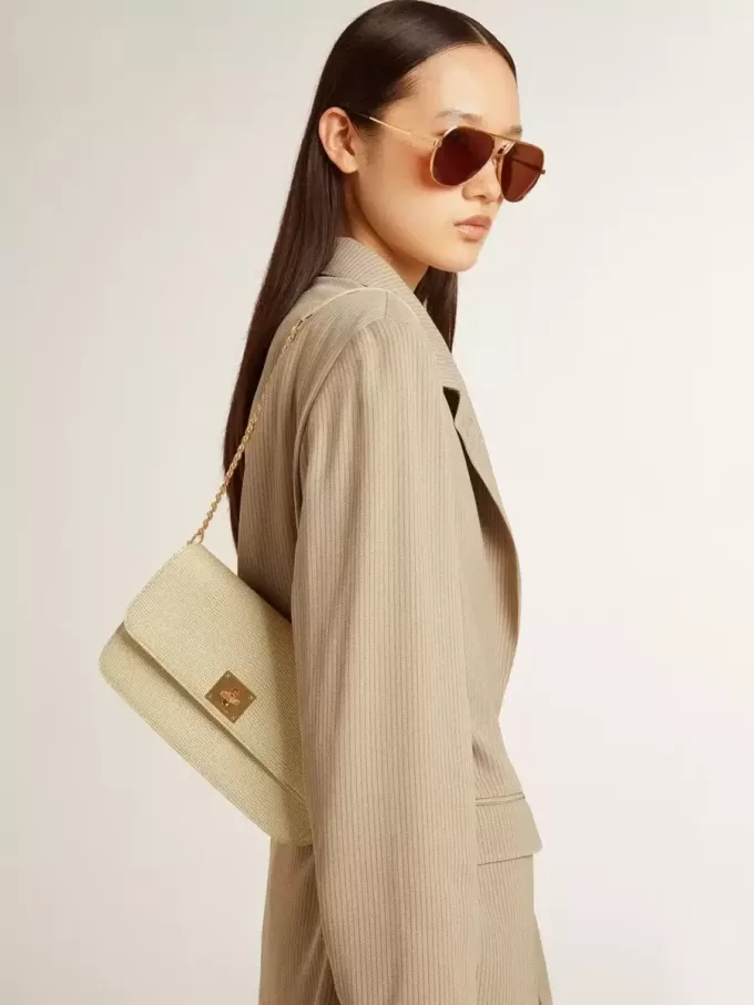 Gioia Tasche aus mineralgrauem Schafsleder mit goldenen Details