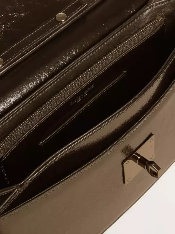 Gioia-Tasche aus schwarzem Glanzleder mit Metalldetails