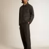 Grau melierte Wolljacke mit Knopfverschluss Grau melierte Wolljacke mit Knopfverschluss