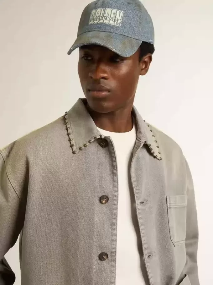 Graue Herren-Jeansjacke mit Nieten Graue Herren-Jeansjacke mit Nieten
