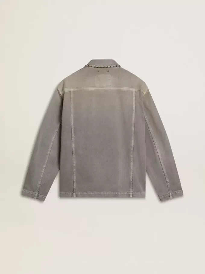 Graue Herren-Jeansjacke mit Nieten Graue Herren-Jeansjacke mit Nieten