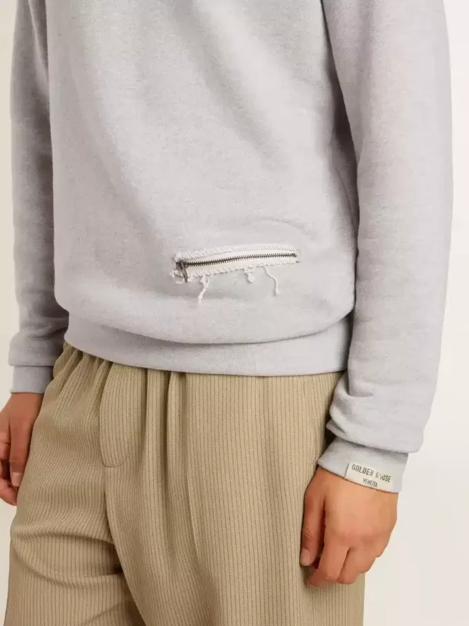 Graues Rundhals-Sweatshirt für Herren mit Kontrastnähten Graues Rundhals-Sweatshirt für Herren mit Kontrastnähten