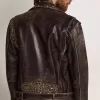 Herren-Bikerjacke aus Leder mit gehämmerten Nieten und Klebeband Herren-Bikerjacke aus Leder mit gehämmerten Nieten und Klebeband