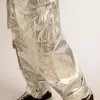 Herren-Cargohose aus silbernem Funktionsstoff Herren-Cargohose aus silbernem Funktionsstoff