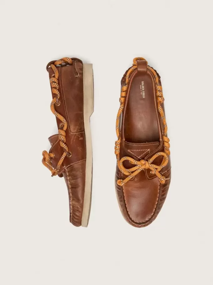 Herren-Cruise-Loafer aus tabakfarbenem Leder mit orangefarbenen Wanderschnürsenkeln