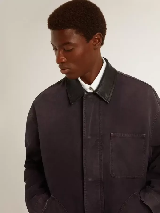 Herren-Jeansjacke mit Used-Details und Lederkragen Herren-Jeansjacke mit Used-Details und Lederkragen