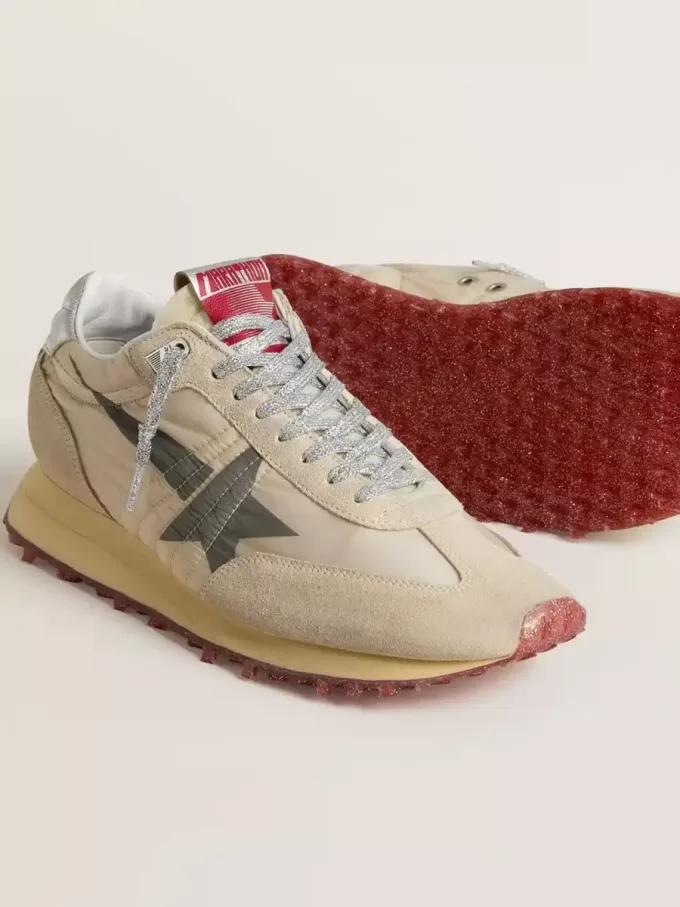 Herren-Marathon mit beigem Nylon-Obermaterial und grauem Stern Herren-Marathon mit beigem Nylon-Obermaterial und grauem Stern