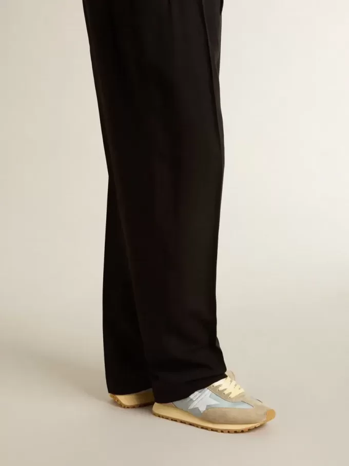 Herren-Marathon mit hellblauem Nylon-Obermaterial und pastellblauem Stern Herren-Marathon mit hellblauem Nylon-Obermaterial und pastellblauem Stern