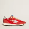 Herren-Marathon mit rotem Nylon-Obermaterial und silbernem Stern Herren-Marathon mit rotem Nylon-Obermaterial und silbernem Stern