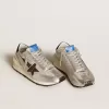 Herren-Marathon mit silbernem Ripstop-Nylon-Obermaterial und schwarzem Stern