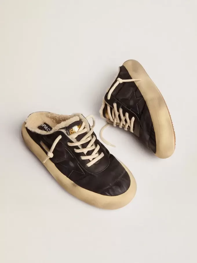 Herren-Sabot-Schuhe Space-Star aus gestepptem schwarzem Nylon mit Lammfellfutter