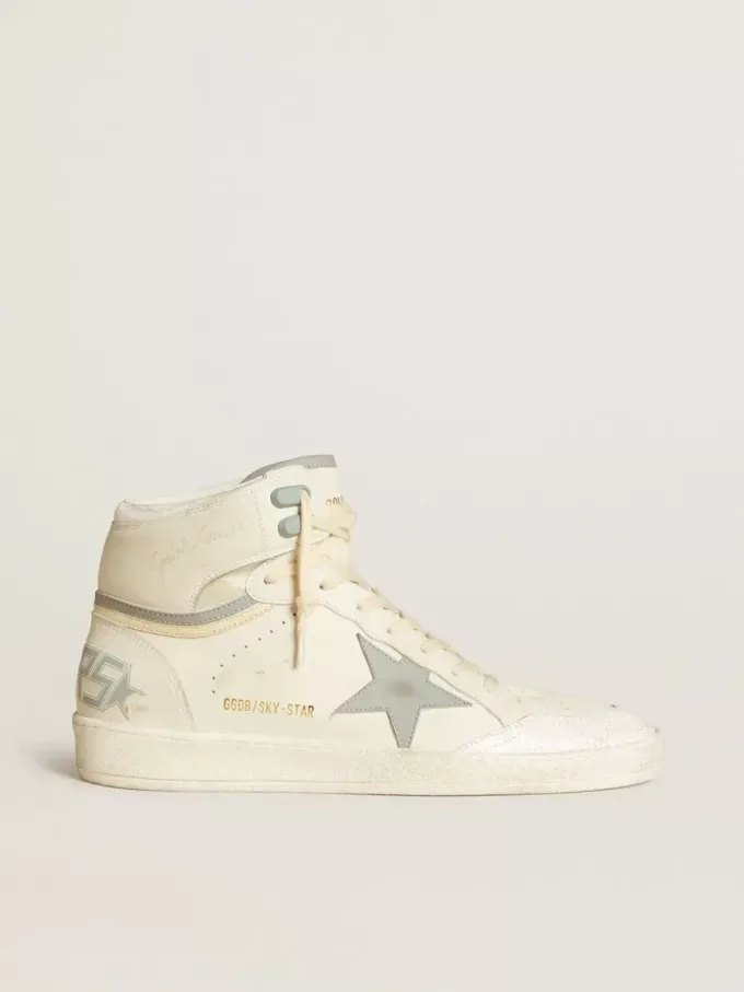Herren-Sky-Star aus Leder mit hellblauem Lederstern und weißer Fersenlasche Herren-Sky-Star aus Leder mit hellblauem Lederstern und weißer Fersenlasche