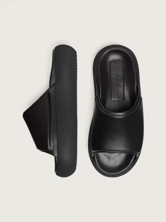 Herren-Slip-Ons Space-Star Slide aus schwarzem Leder Herren-Slip-Ons Space-Star Slide aus schwarzem Leder