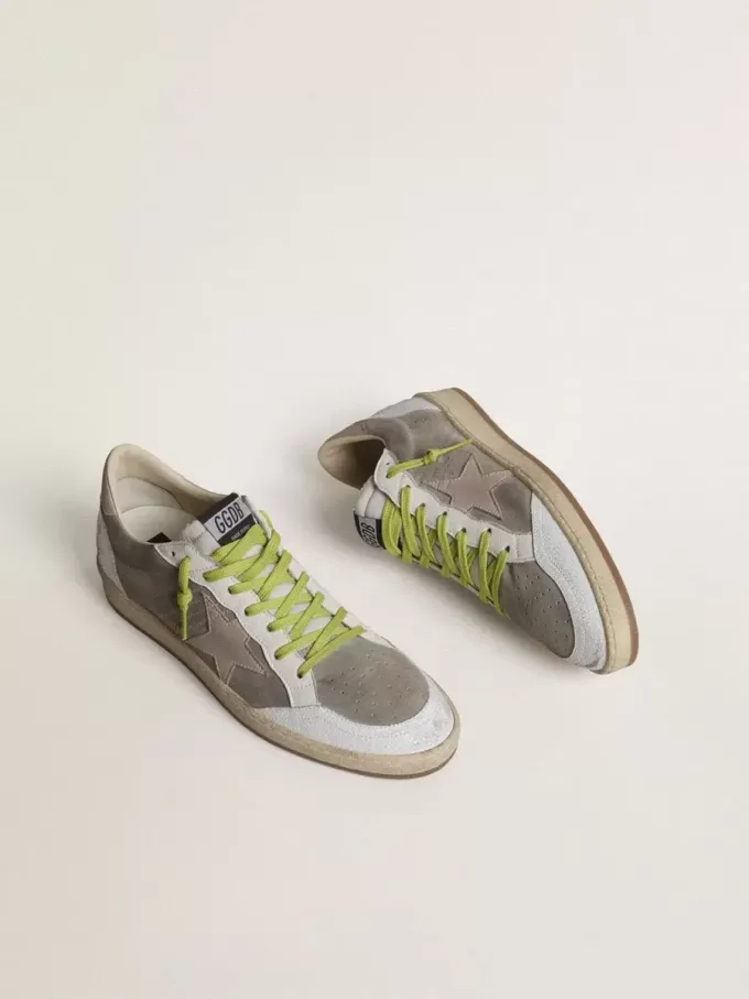 Herren-Sneaker „Ball Star” aus grauem Wildleder mit altrosa Wildlederstern und beigem Lederabsatz