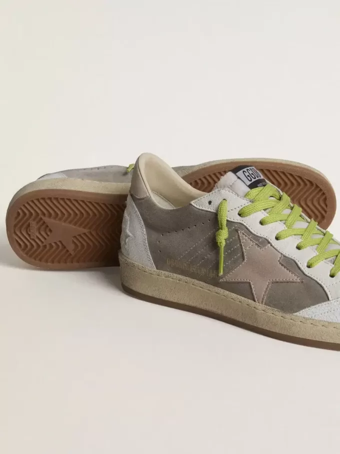 Herren-Sneaker „Ball Star” aus grauem Wildleder mit altrosa Wildlederstern und beigem Lederabsatz