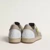 Herren-Sneaker „Ball Star” aus grauem Wildleder mit altrosa Wildlederstern und beigem Lederabsatz