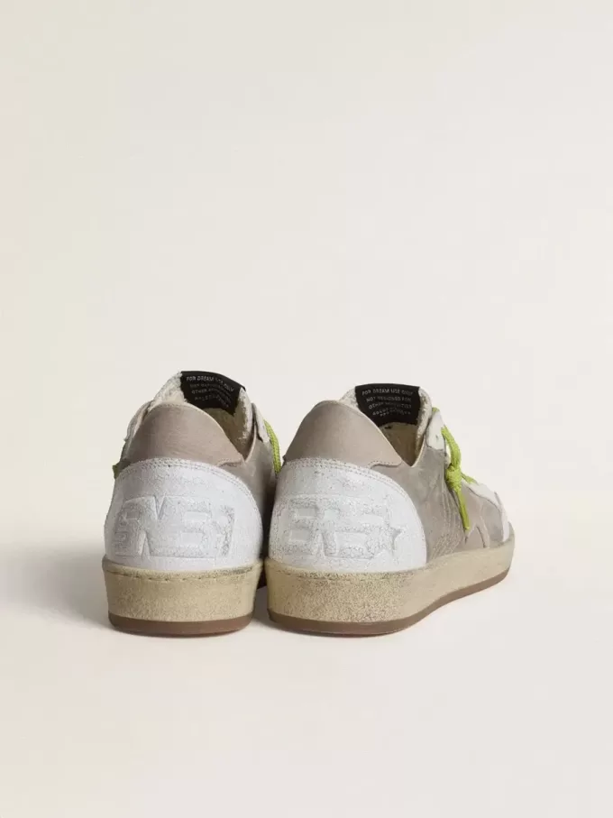 Herren-Sneaker „Ball Star” aus grauem Wildleder mit altrosa Wildlederstern und beigem Lederabsatz