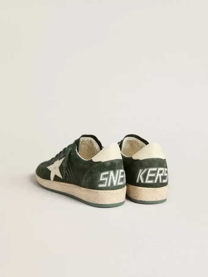 Herren-Sneaker „Ball Star” aus grünem Wildleder mit weißem Lederstern und Fersenlasche