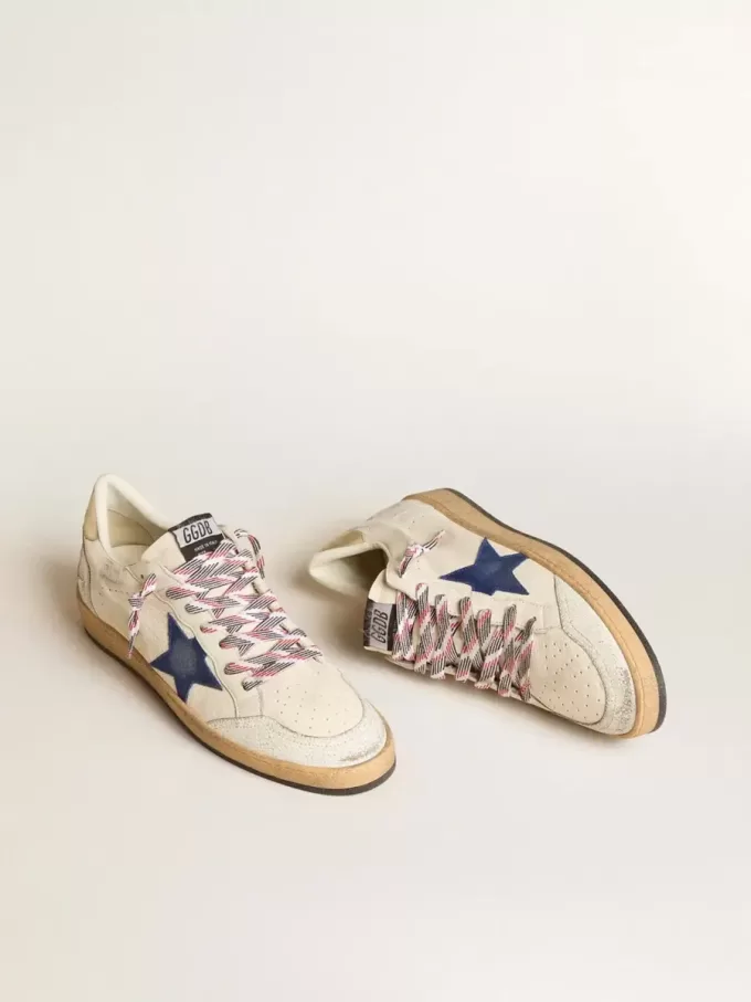 Herren-Sneaker „Ball Star” aus Nappaleder mit blauem Wildlederstern und Fersenlasche aus platinfarbenem Leder