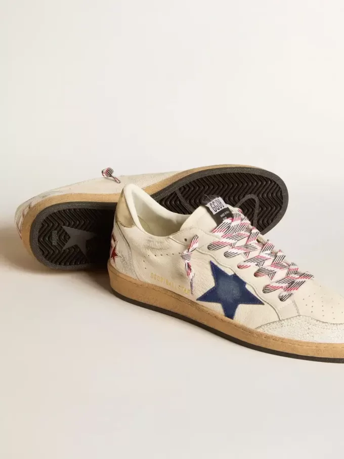 Herren-Sneaker „Ball Star” aus Nappaleder mit blauem Wildlederstern und Fersenlasche aus platinfarbenem Leder