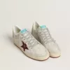 Herren-Sneaker „Ball Star” aus Nubukleder mit Krokodilprägung und burgunderrotem Wildlederstern