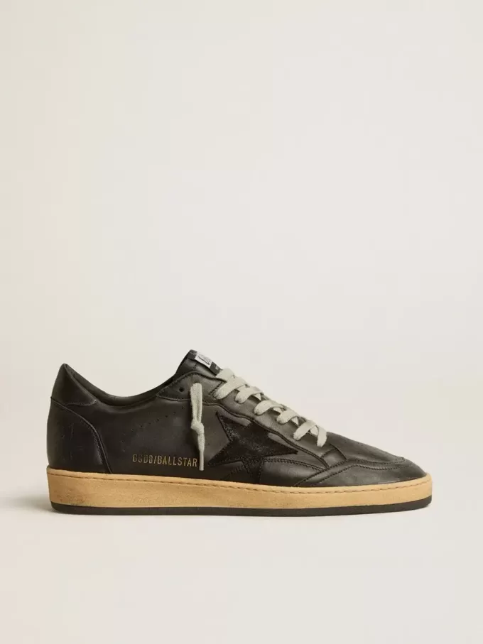 Herren-Sneaker „Ball Star” aus schwarzem Nappaleder mit Stern aus Wildleder und Fersenlasche aus Nappaleder