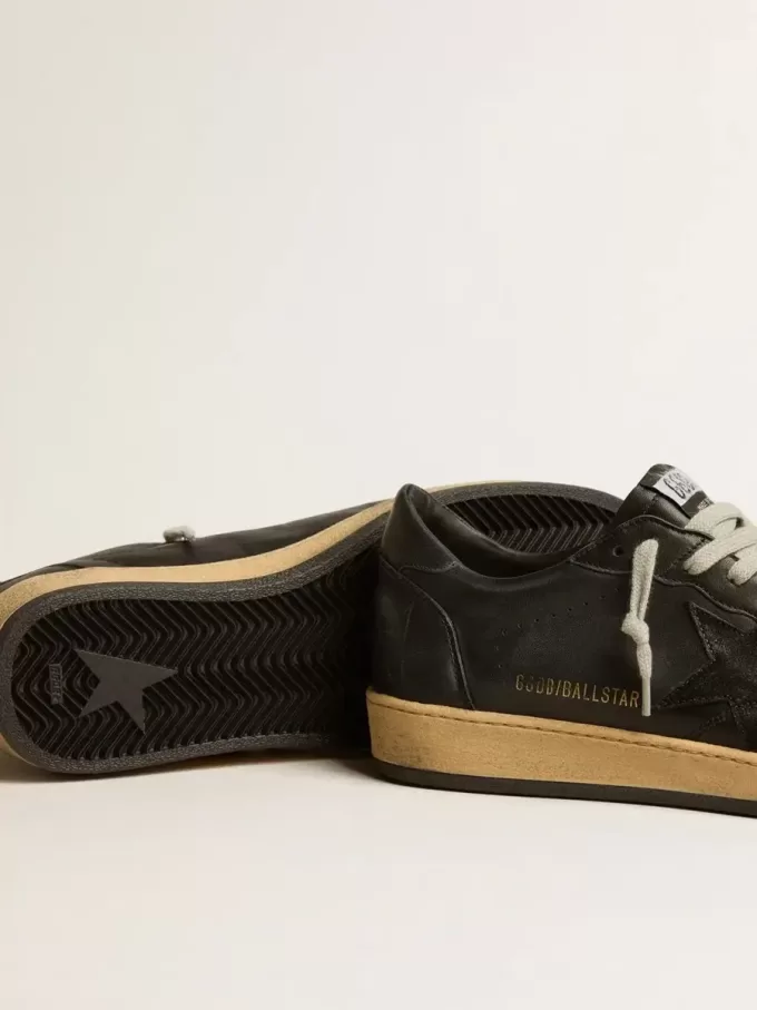 Herren-Sneaker „Ball Star” aus schwarzem Nappaleder mit Stern aus Wildleder und Fersenlasche aus Nappaleder