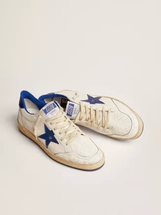 Herren-Sneaker „Ball Star” aus weißem Nappaleder mit blauem Stern und Fersenlasche