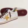 Herren-Sneaker „Ball Star” aus weißem Nappaleder mit gelbem Lederstern und Fersenlasche im Animal-Print