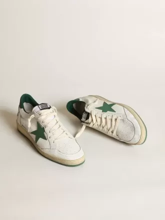 Herren-Sneaker „Ball Star” aus weißem Nappaleder mit grünem Lederstern und Fersenlasche