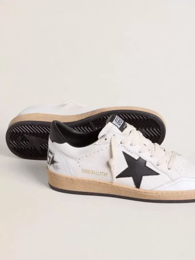 Herren-Sneaker „Ball Star” aus weißem Nappaleder mit schwarzem Stern