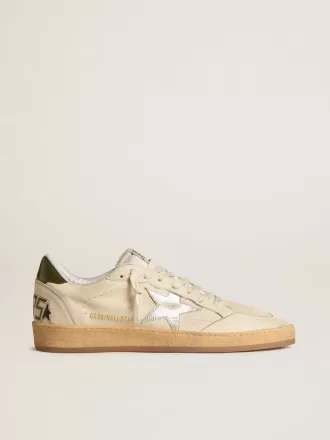 Herren-Sneaker „Ball Star” mit silbernem Lederstern und grüner Lederlasche an der Ferse Herren-Sneaker „Ball Star” mit silbernem Lederstern und grüner Lederlasche an der Ferse