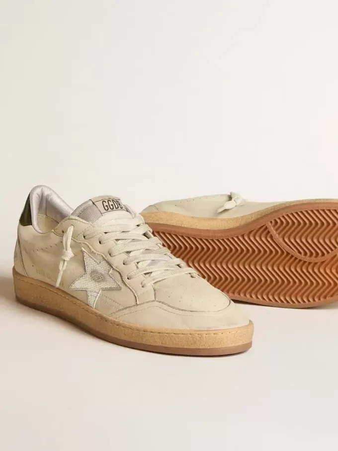 Herren-Sneaker „Ball Star” mit silbernem Lederstern und grüner Lederlasche an der Ferse
