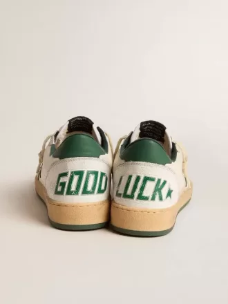 Herren-Sneaker „Ball Star Wishes” aus weißem Nappaleder mit grünem Lederstern und Fersenlasche Herren-Sneaker „Ball Star Wishes” aus weißem Nappaleder mit grünem Lederstern und Fersenlasche