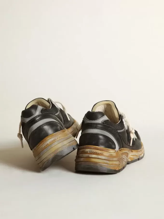 Herren-Sneaker Dad-Star aus schwarzem Mesh und Nappaleder mit eisblauem Stern Herren-Sneaker Dad-Star aus schwarzem Mesh und Nappaleder mit eisblauem Stern