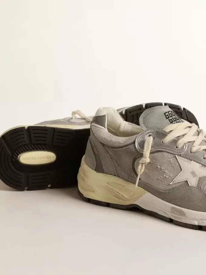 Herren-Sneaker Dad-Star aus Wildleder und Mesh mit weißem Lederstern und Fersenlasche Herren-Sneaker Dad-Star aus Wildleder und Mesh mit weißem Lederstern und Fersenlasche
