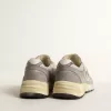 Herren-Sneaker Dad-Star aus Wildleder und Mesh mit weißem Lederstern und Fersenlasche Herren-Sneaker Dad-Star aus Wildleder und Mesh mit weißem Lederstern und Fersenlasche