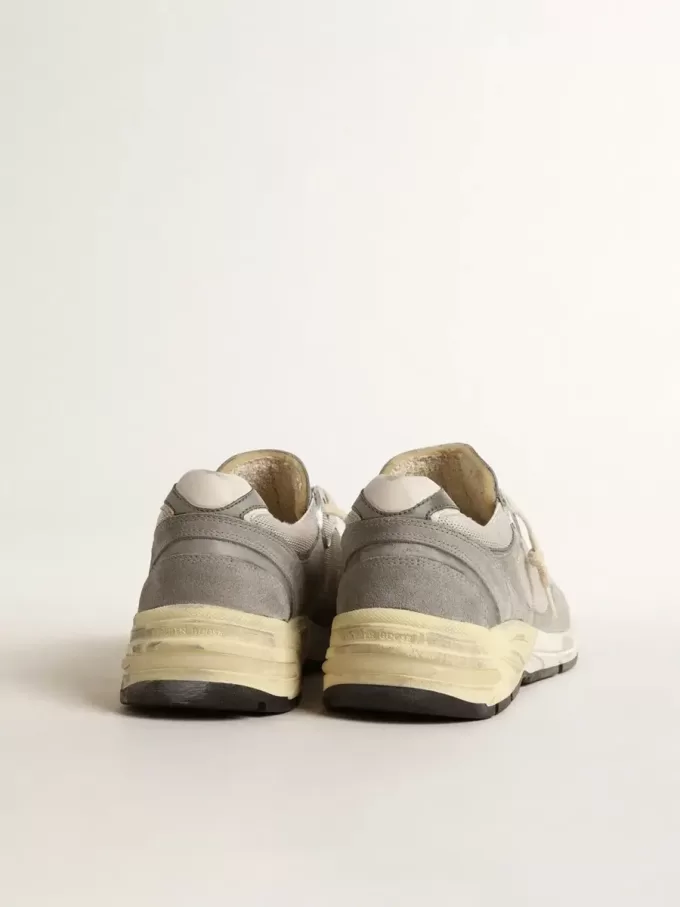 Herren-Sneaker Dad-Star aus Wildleder und Mesh mit weißem Lederstern und Fersenlasche Herren-Sneaker Dad-Star aus Wildleder und Mesh mit weißem Lederstern und Fersenlasche