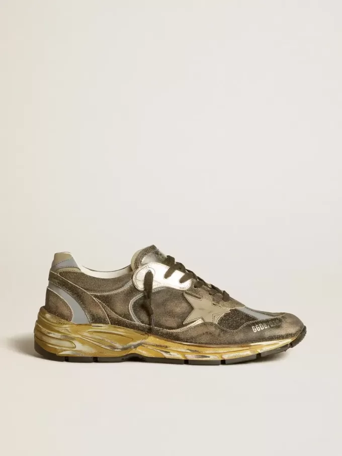 Herren-Sneaker Dad-Star aus Wildleder und Nylon mit khakifarbenem Lederstern und Fersenlasche Herren-Sneaker Dad-Star aus Wildleder und Nylon mit khakifarbenem Lederstern und Fersenlasche