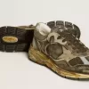 Herren-Sneaker Dad-Star aus Wildleder und Nylon mit khakifarbenem Lederstern und Fersenlasche Herren-Sneaker Dad-Star aus Wildleder und Nylon mit khakifarbenem Lederstern und Fersenlasche