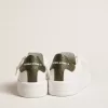 Herren-Sneaker Purestar mit weißem Lederstern und dunkelgrüner Fersenlasche Herren-Sneaker Purestar mit weißem Lederstern und dunkelgrüner Fersenlasche