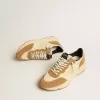 Herren-Sneaker „Running Sole” aus elfenbeinfarbenem Nylon und tabakfarbenem Wildleder Herren-Sneaker „Running Sole” aus elfenbeinfarbenem Nylon und tabakfarbenem Wildleder
