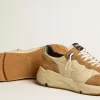 Herren-Sneaker „Running Sole” aus elfenbeinfarbenem Nylon und tabakfarbenem Wildleder Herren-Sneaker „Running Sole” aus elfenbeinfarbenem Nylon und tabakfarbenem Wildleder
