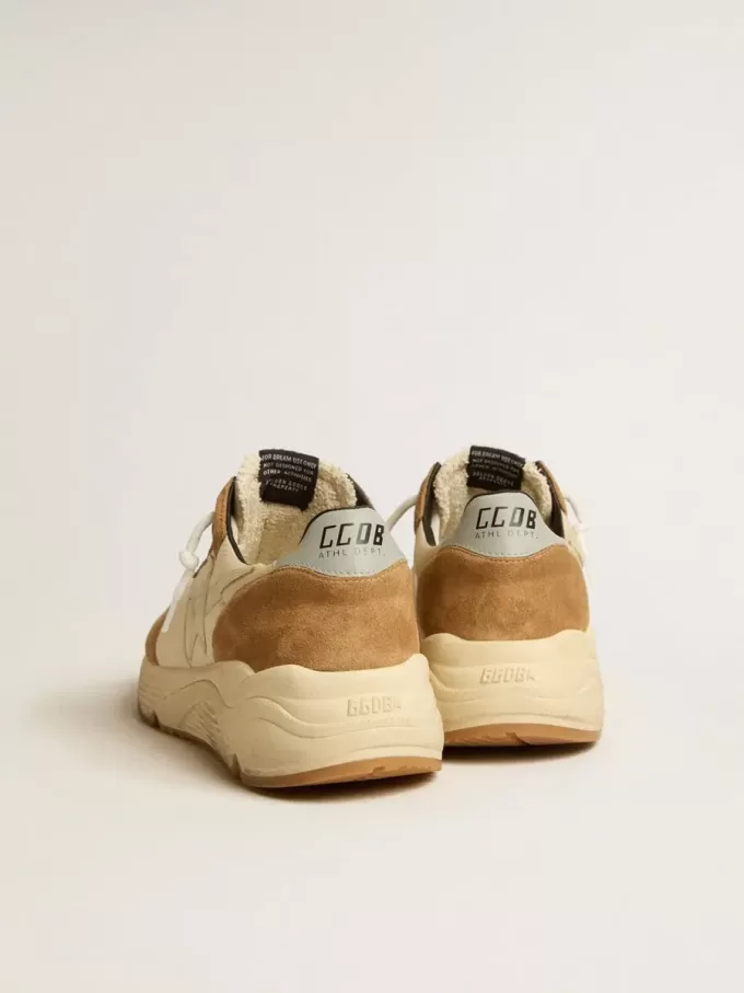 Herren-Sneaker „Running Sole” aus elfenbeinfarbenem Nylon und tabakfarbenem Wildleder Herren-Sneaker „Running Sole” aus elfenbeinfarbenem Nylon und tabakfarbenem Wildleder