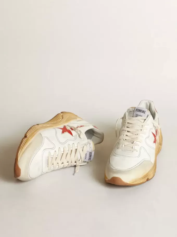 Herren-Sneaker „Running Sole” mit Lederstern und Fersenlasche mit rotem Aufdruck Herren-Sneaker „Running Sole” mit Lederstern und Fersenlasche mit rotem Aufdruck
