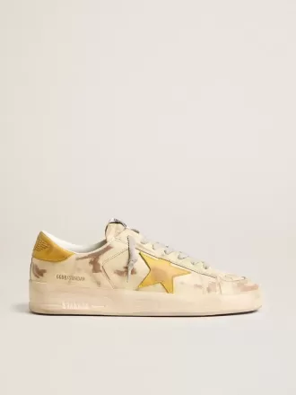 Herren-Sneaker Stardan aus beigem Leder mit honigfarbenem Nubuk-Stern und Fersenlasche