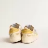 Herren-Sneaker Stardan aus beigem Leder mit honigfarbenem Nubuk-Stern und Fersenlasche Herren-Sneaker Stardan aus beigem Leder mit honigfarbenem Nubuk-Stern und Fersenlasche