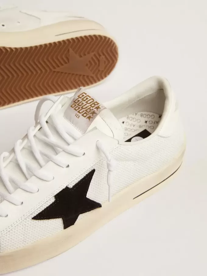 Herren-Sneaker „Stardan” aus weißem Mesh mit schwarzem Wildlederstern Herren-Sneaker „Stardan” aus weißem Mesh mit schwarzem Wildlederstern